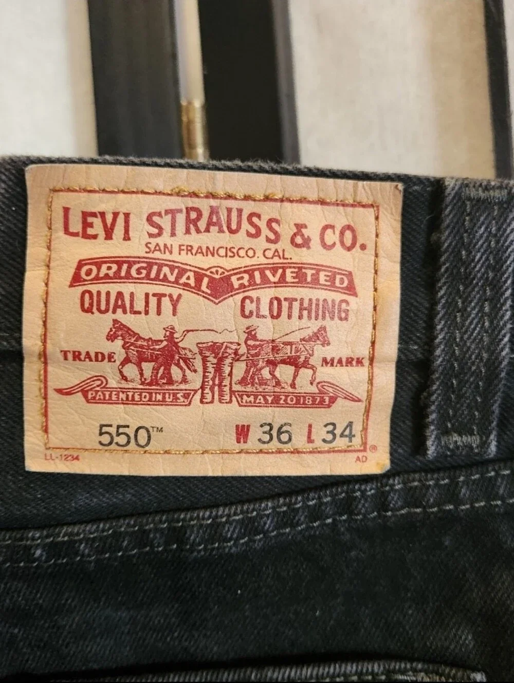 Levi's black jeans relaxed fit size 36x34